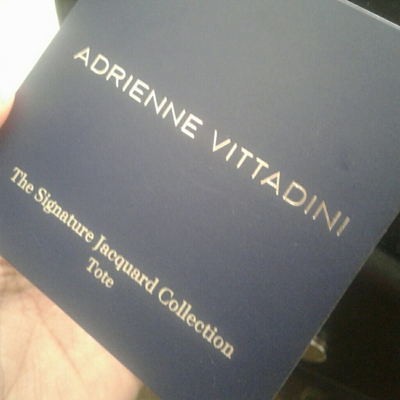 Adrienne Vittadini Black Tote Bag - Picture 3 of 4